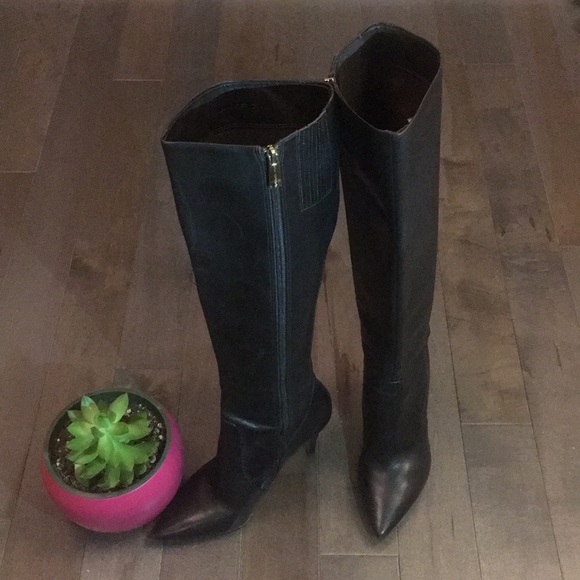 Via Spiga Shoes - Via Spiga Like New Dark Brown 5.5 Knee High boots